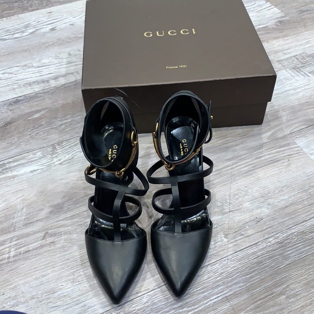 Gucci shoes/ womens